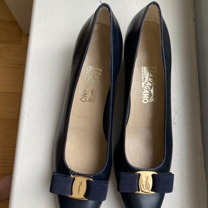 Brand New Ferragamo VARA BOW PUMP SHOE